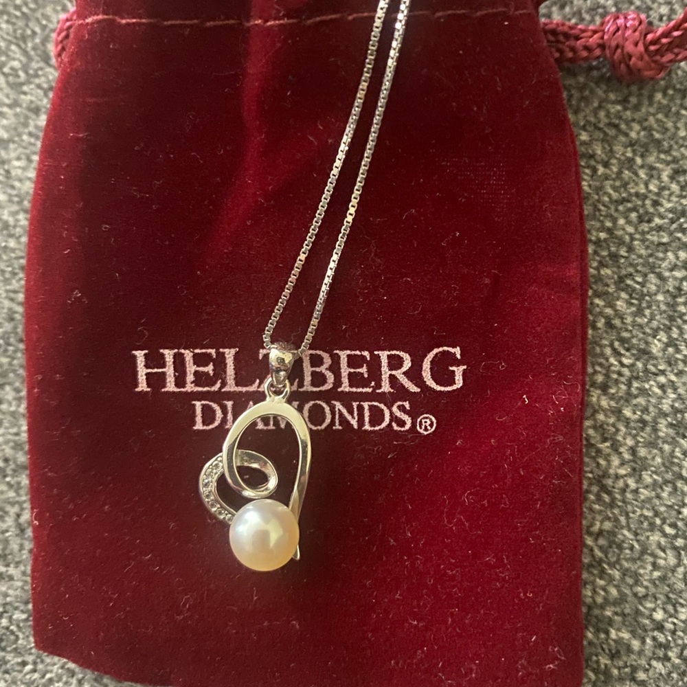 Helzberg diamonds heart shaped pearl necklace